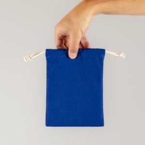 SAQUITO DE ALGODÓN AZUL 19X14 CM