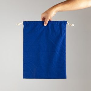 SAQUITO DE ALGODÓN AZUL 40X30 CM